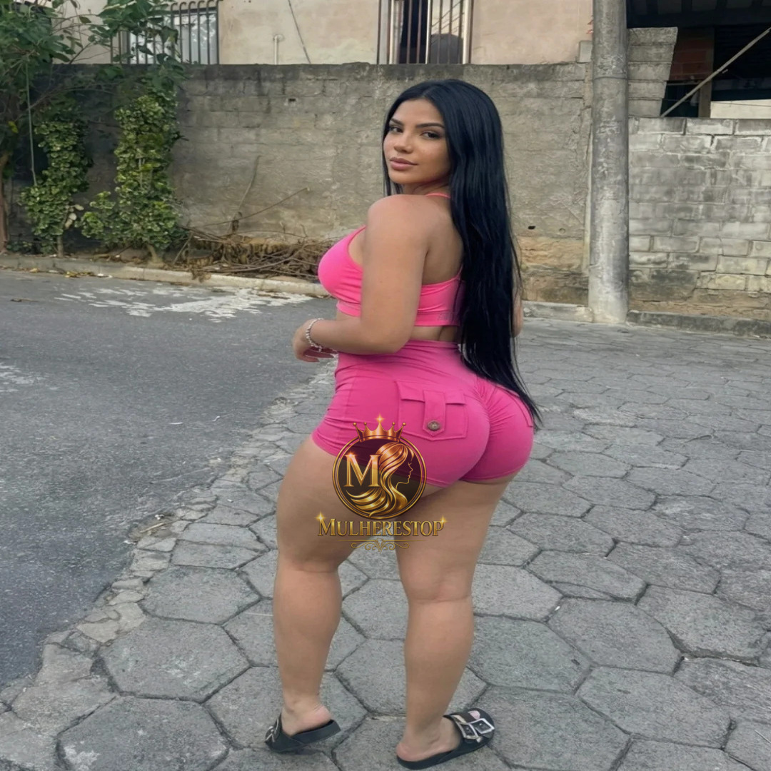 Amanda Caroline Lopes (19)