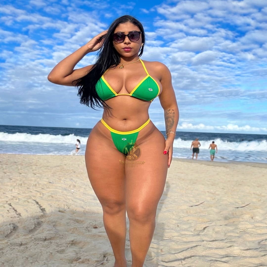 Rafaella Fernandes (20)