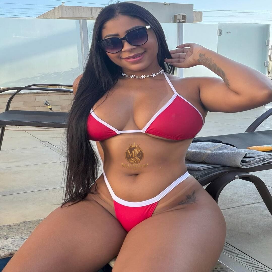 Rafaella Fernandes (24)