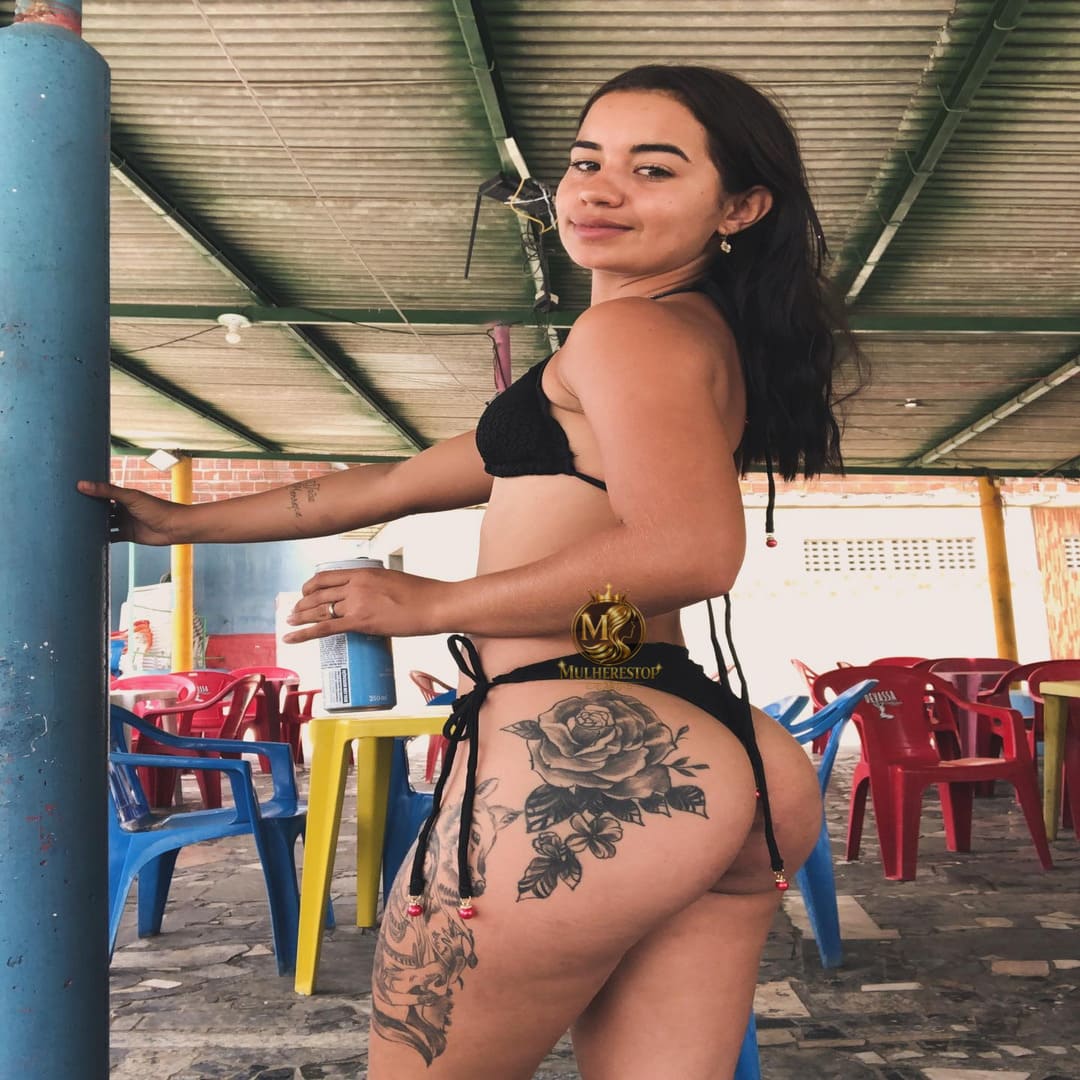 Sabrina Paloma (18)