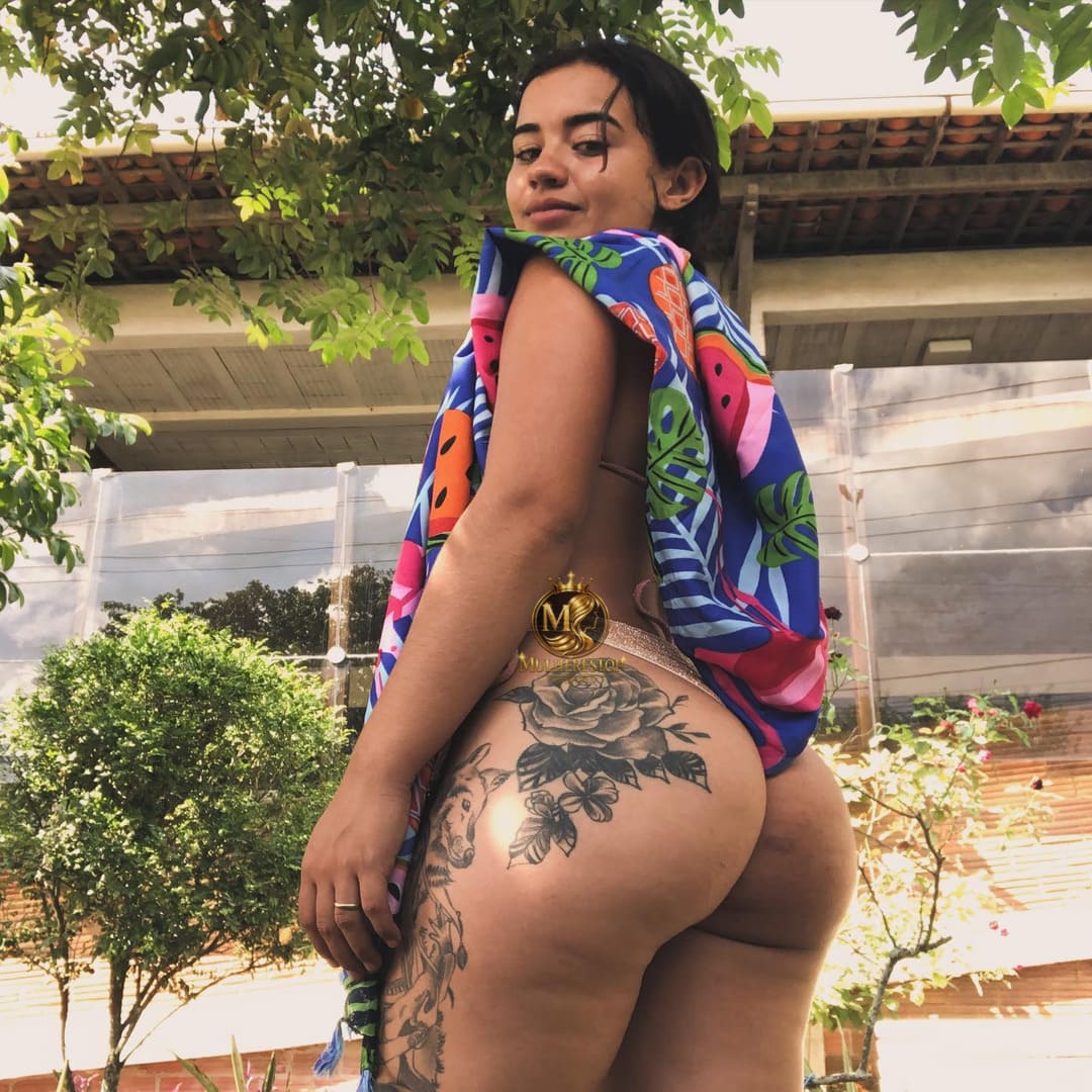 Sabrina Paloma (33)